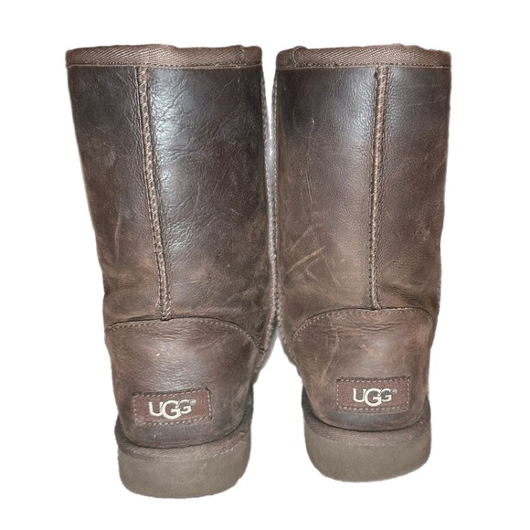 UGG Classic Short Leather Boots - Picture 5 of 7